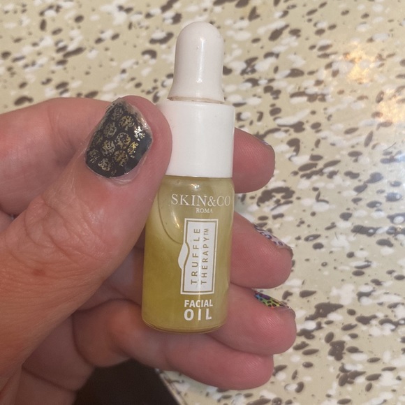 skin & co Roma truffle therapy shimmering face oil 5 ml 0.17 FL oz - Picture 5 of 6